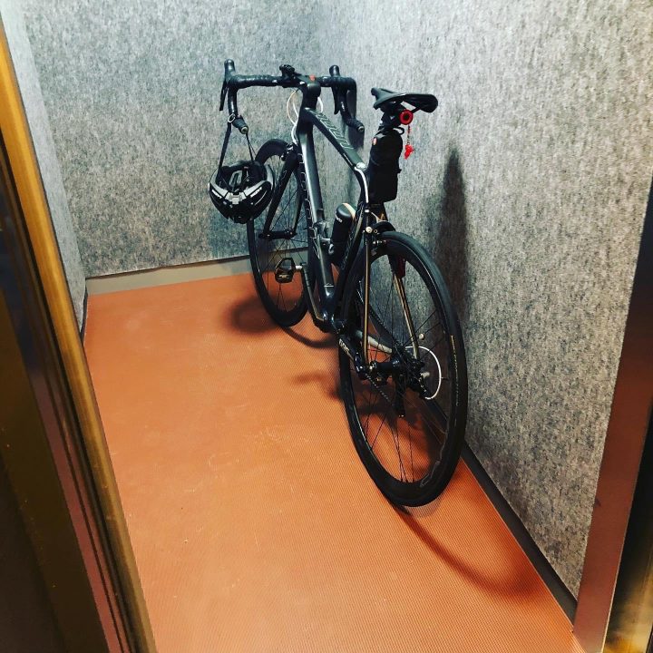 憧れの自転車通勤を今こそ実現 大切な愛車をエレベーターで楽々出し入れでき 広々玄関で保管できる新築賃貸マンション In 青砥 901号室 ワクワク賃貸